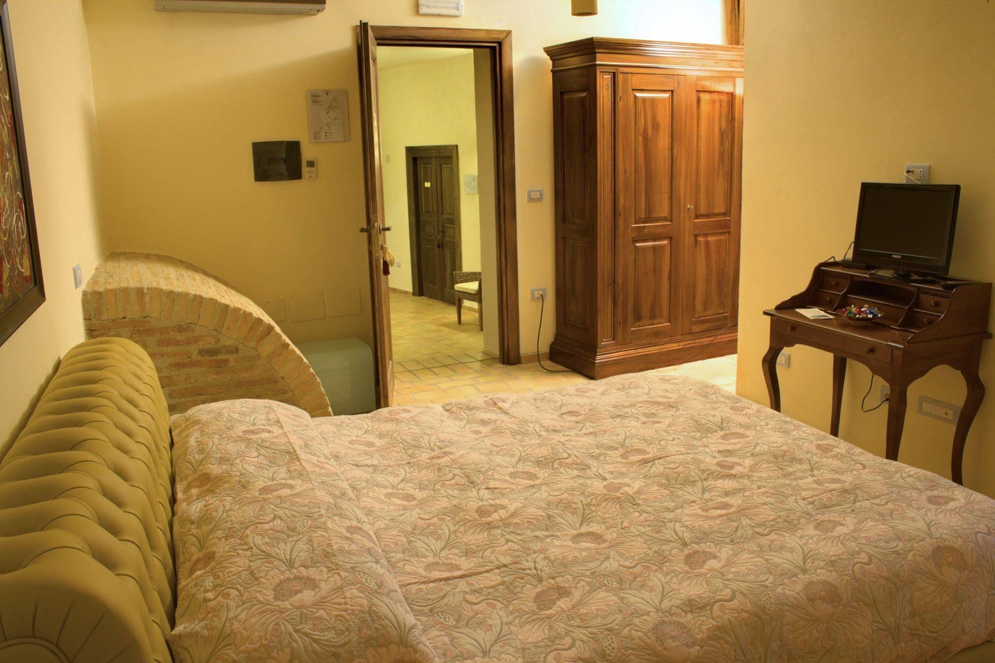 Relais Hotel Palazzo Castriota Corigliano Calabro Eksteriør billede